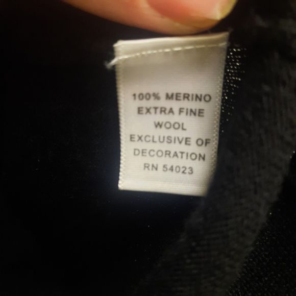 Banana Republic 100% Extra Fine Marino Wool Button Up Cardigan Sweater Black XS - Picture 3 of 9